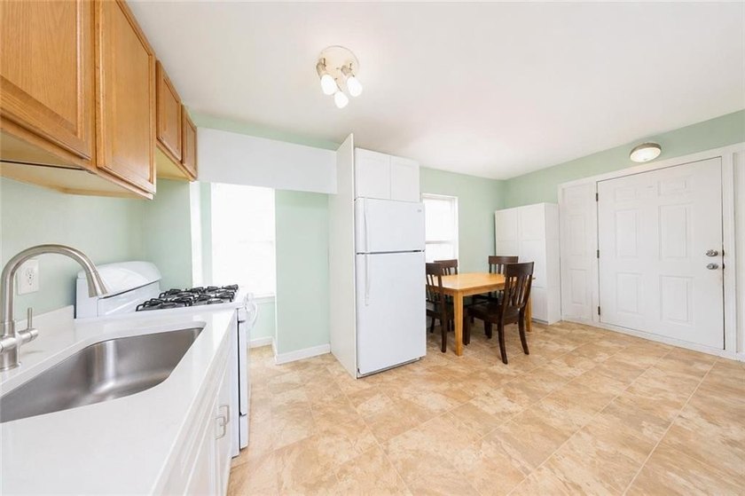 *More pictures are coming soon* Welcome to this semi-detached - photo 9