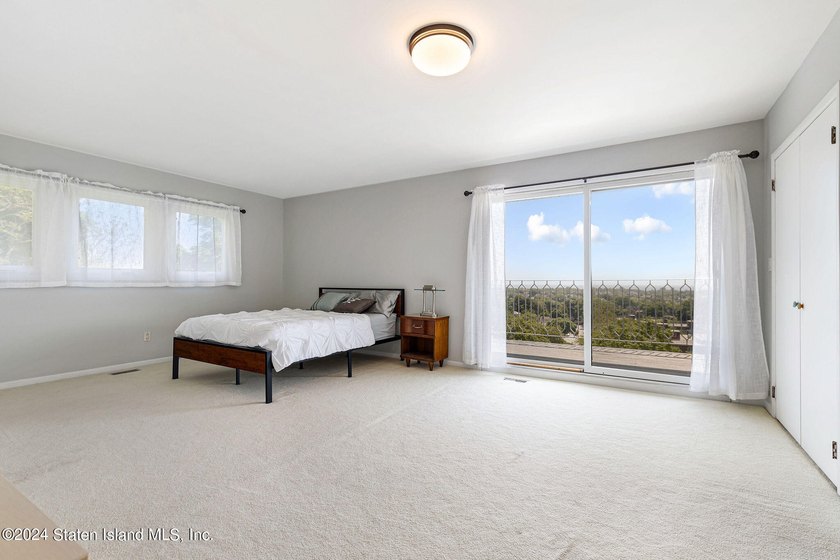 Introducing 90 Flagg Place, a stunning hillside residence in the - photo 22