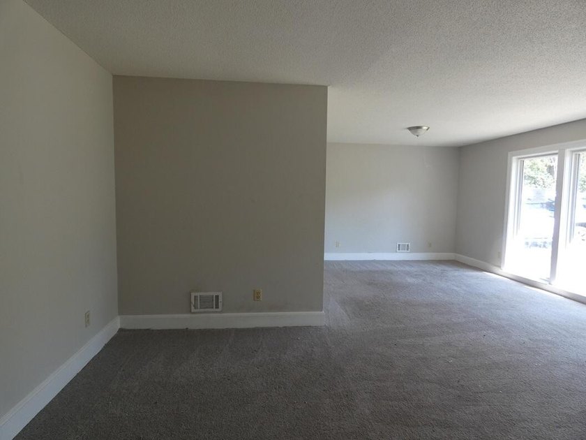 This Charming 4 Bedroom, 2 Bath Brick Ranch In The Desirable - photo 8