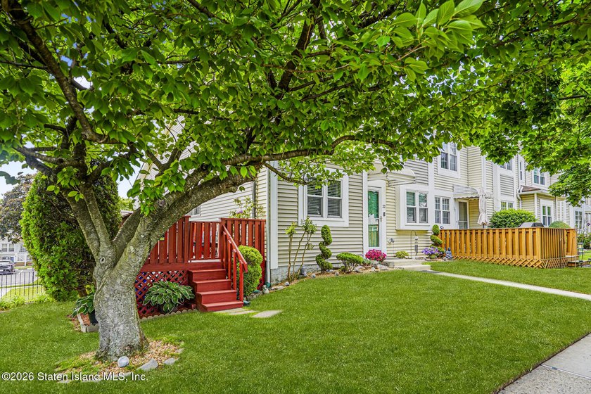 Welcome to this beautifully updated single-family townhouse in - photo 3