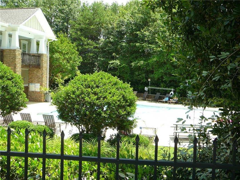 Discover an unparalleled lifestyle at Overlook Condominiums, a - photo 4