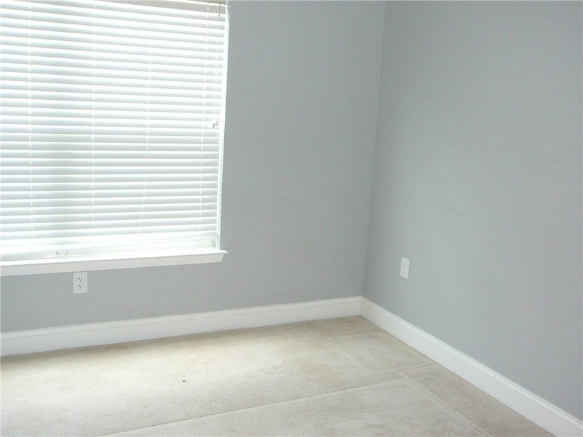 Discover an unparalleled lifestyle at Overlook Condominiums, a - photo 8
