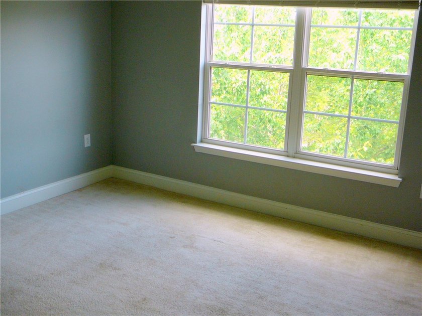 Discover an unparalleled lifestyle at Overlook Condominiums, a - photo 10