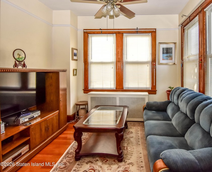 WELCOME TO 592 OAKLAND AVENUE . THIS BEAUTIFUL 3 BEDROOM - photo 5