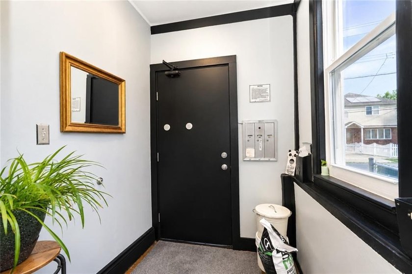 Welcome to this beautifully maintained and recently upgraded - photo 3