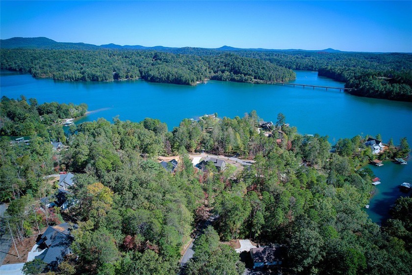 Nestled in the serene Keowee Bay subdivision, this exceptional - photo 14