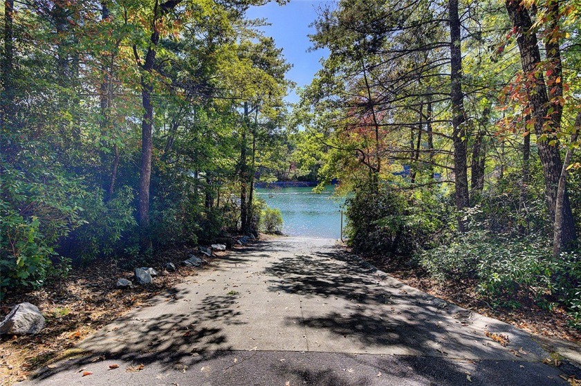 Nestled in the serene Keowee Bay subdivision, this exceptional - photo 20