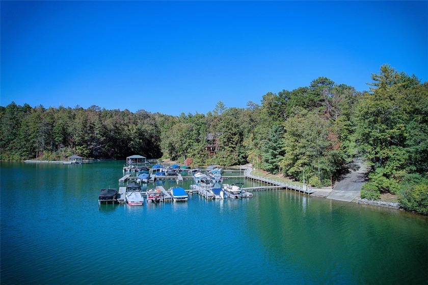 Nestled in the serene Keowee Bay subdivision, this exceptional - photo 30