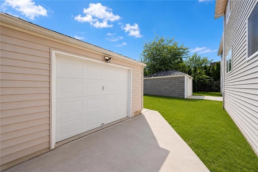 Welcome to this newly built (2023) fully detached 2-family home - photo 3
