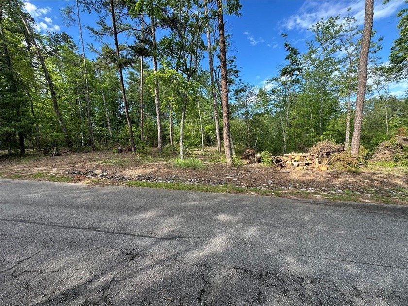 Nestled in the serene Keowee Bay subdivision, this exceptional - photo 46