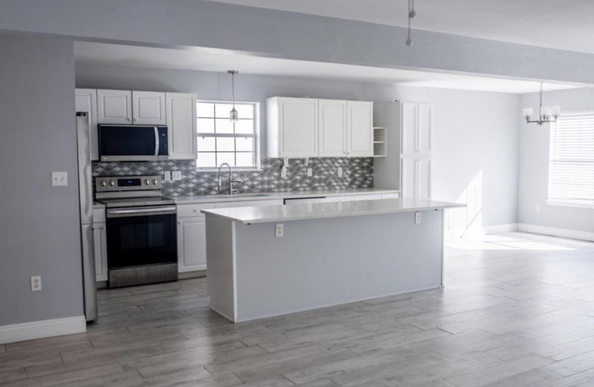 Boasting 2,288 square feet, this spacious home features 3 - photo 3