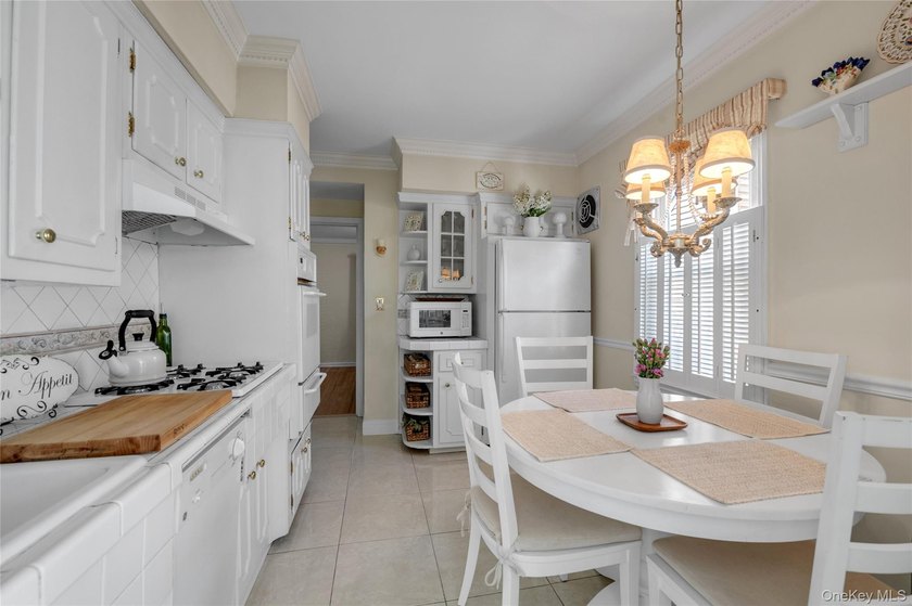 Nestled in the heart of Bayside, this beautifully maintained and - photo 9