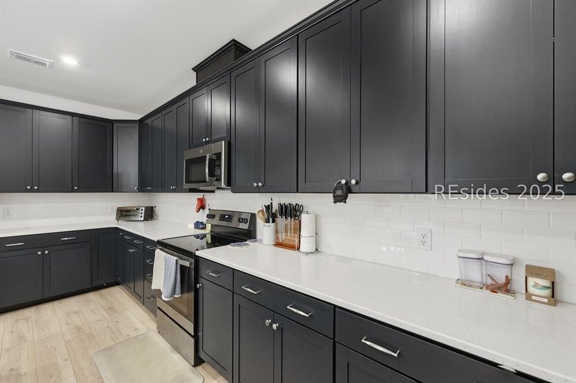 Welcome to 48 Hartwell Rd, a beautifully maintained 4-bedroom - photo 5