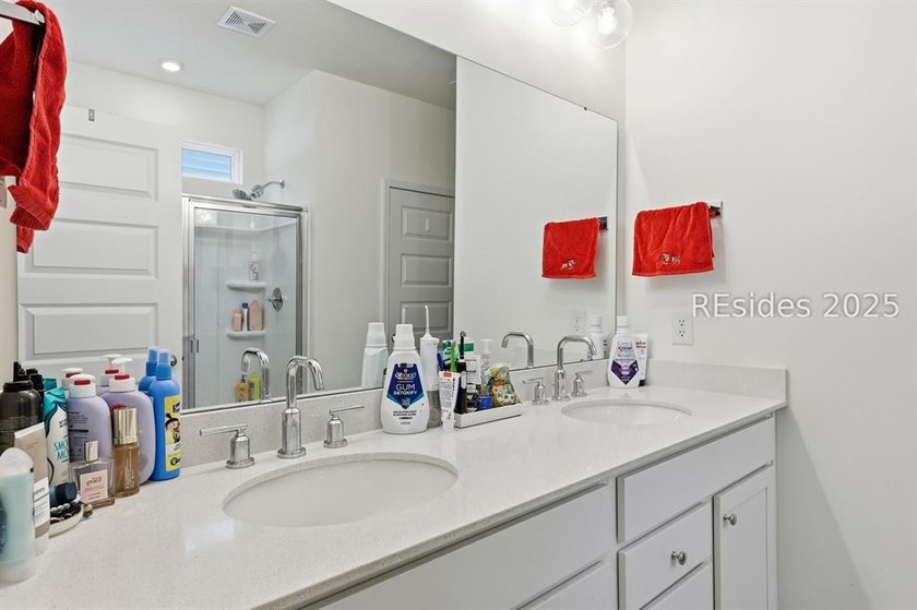 Welcome to 48 Hartwell Rd, a beautifully maintained 4-bedroom - photo 8