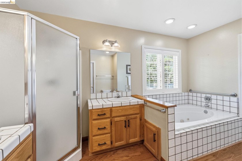 Experience the beauty of foothill living in this elegant home - photo 24