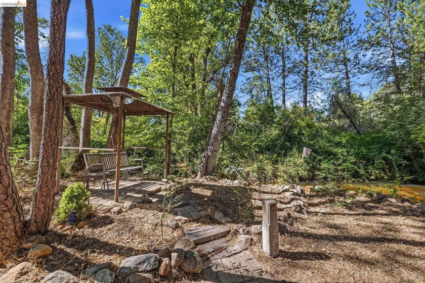 Experience the beauty of foothill living in this elegant home - photo 32