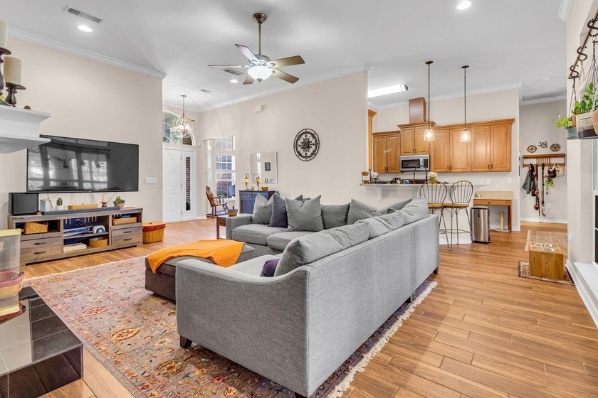 This lovely home sits on a corner lot on a cul-de-sac that - photo 10