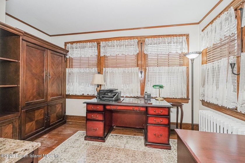 Large Side By Side 2 Family In Great Location ! Main House - photo 10