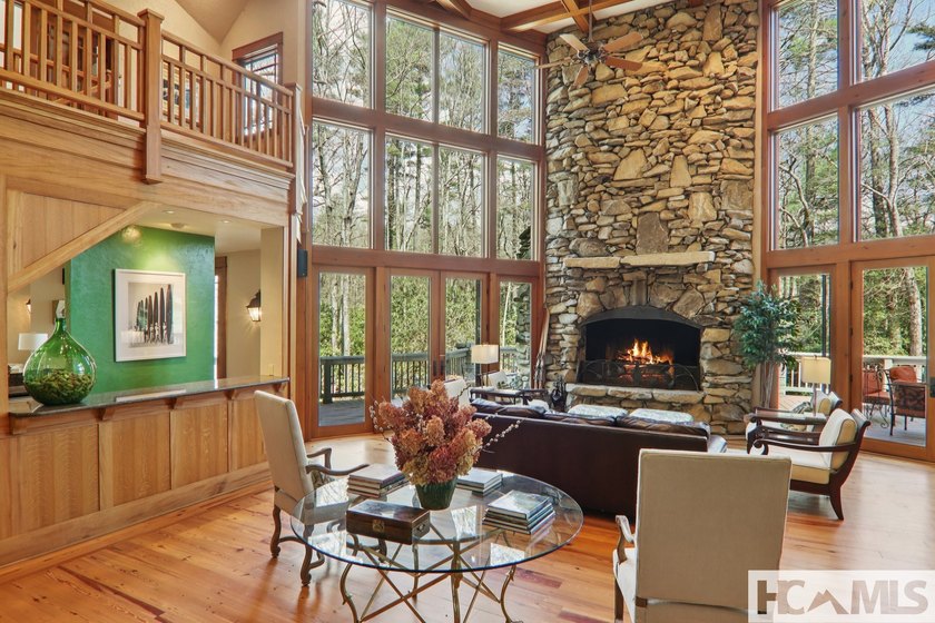 Discover a remarkable residence that embodies timeless mountain - photo 9