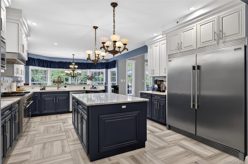 Step into a truly extraordinary 7,400 sq ft majestic Colonial - photo 21
