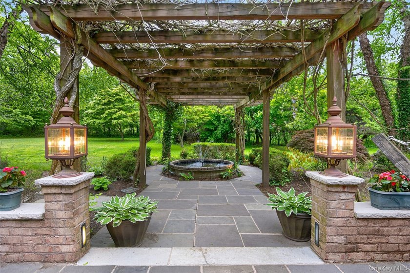 Step into a truly extraordinary 7,400 sq ft majestic Colonial - photo 36
