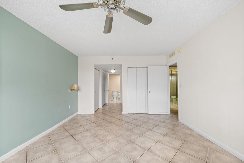 Welcome to Unit 406 at Hillcrest East 26 in Hollywood. This 1 - photo 21