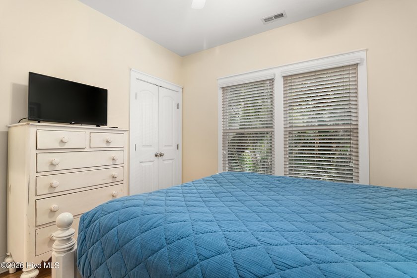 Discover this charming, well-kept secret nestled right in the - photo 25