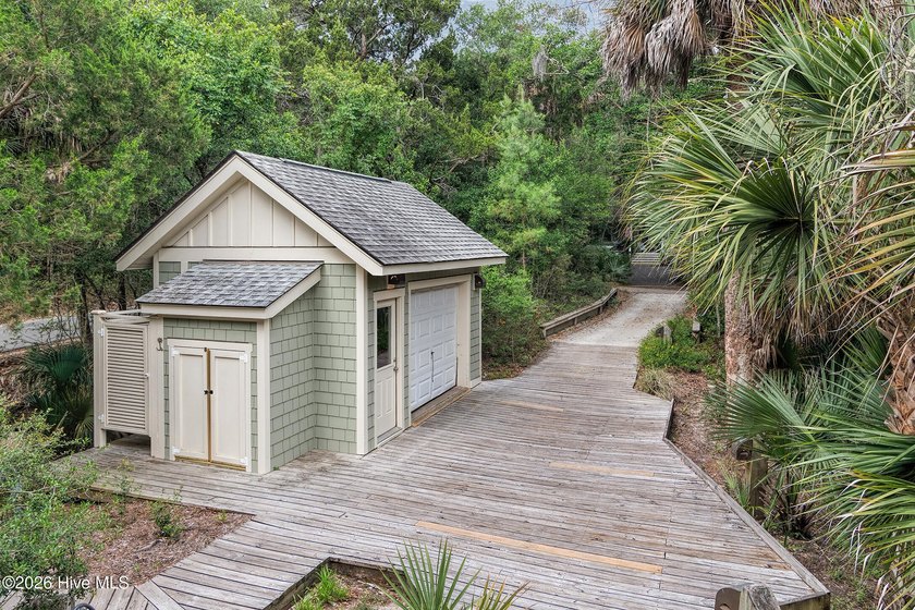 Discover this charming, well-kept secret nestled right in the - photo 44
