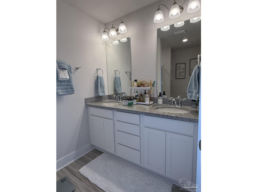 **Assumable loan at 4.99% - Buy this beautiful home for roughly - photo 46