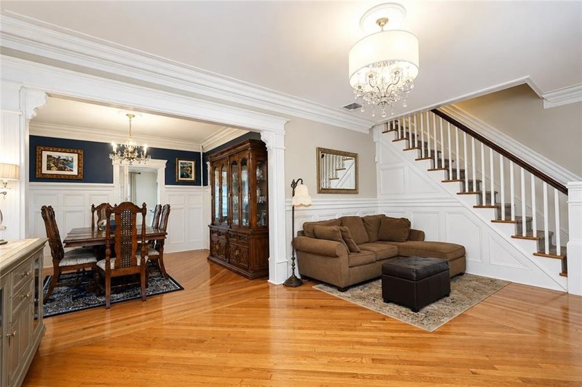 Magnificent New Dorp 1 Family Detached Gem on 44x100 lot. This - photo 8