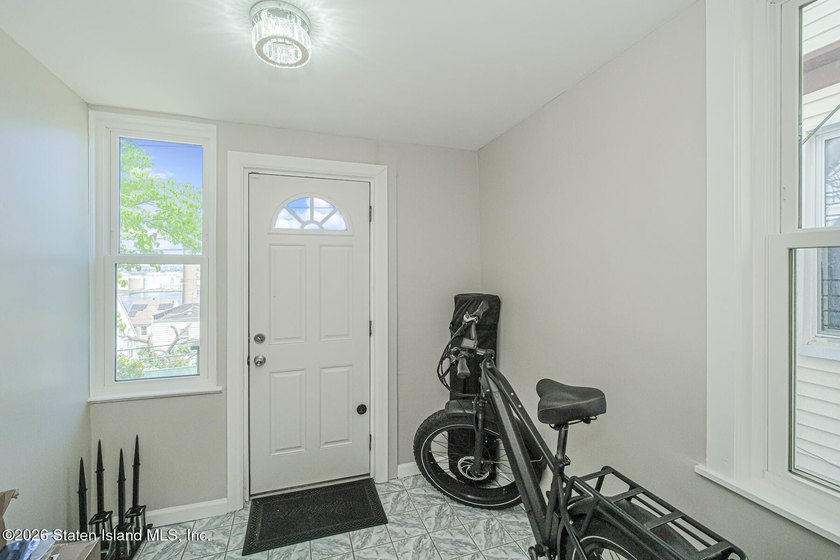 Welcome to this beautifully renovated home nestled in the heart - photo 6