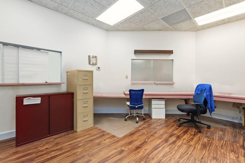 Medical Office Condo. Move in Ready! 1,734 sq feet. Near - photo 12
