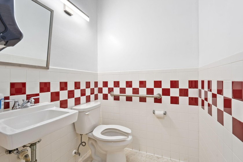 Medical Office Condo. Move in Ready! 1,734 sq feet. Near - photo 15