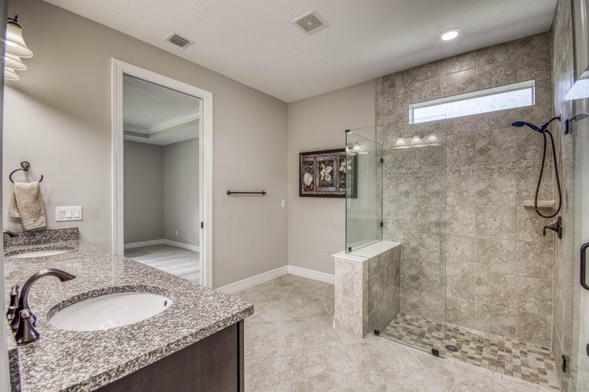 Outstanding New Price! This unique and highly sought-after - photo 15