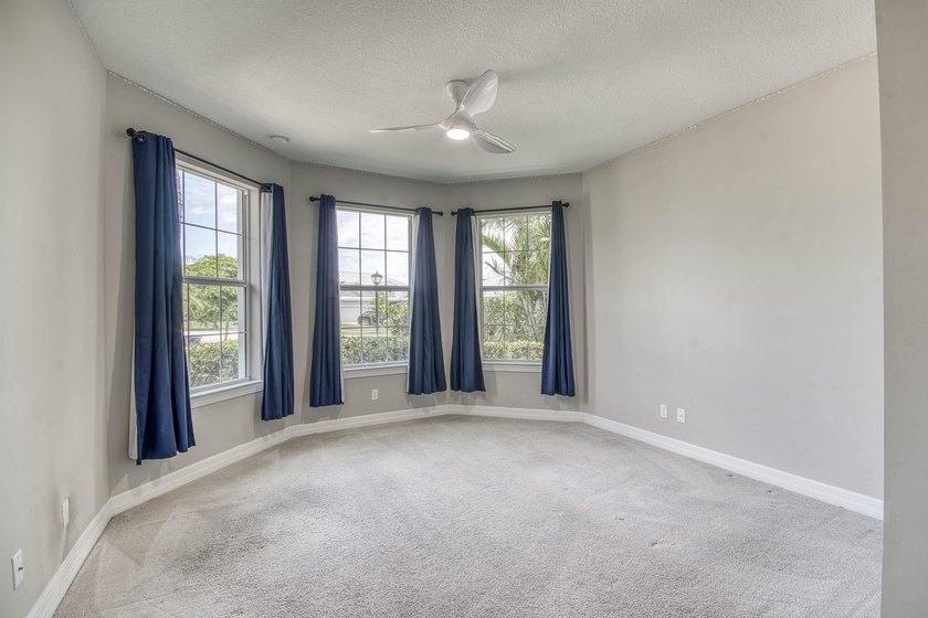 Outstanding New Price! This unique and highly sought-after - photo 18
