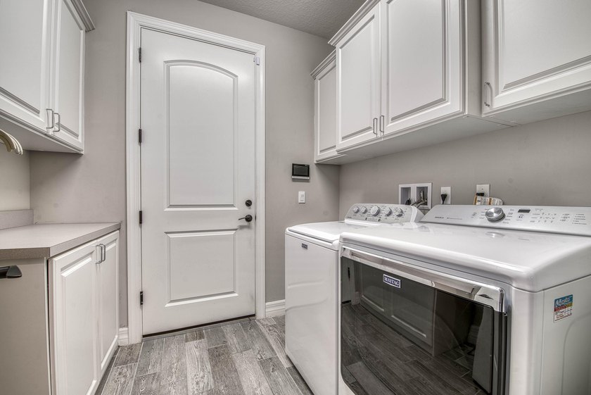 Outstanding New Price! This unique and highly sought-after - photo 23