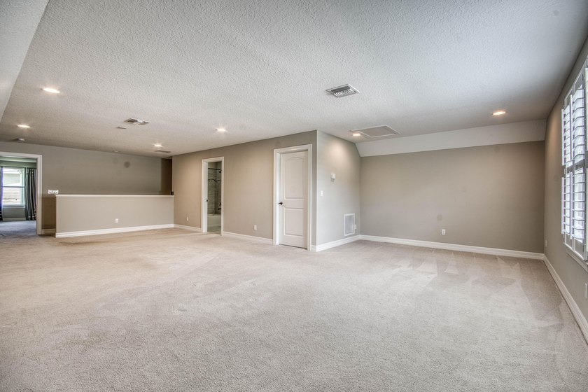 Outstanding New Price! This unique and highly sought-after - photo 25