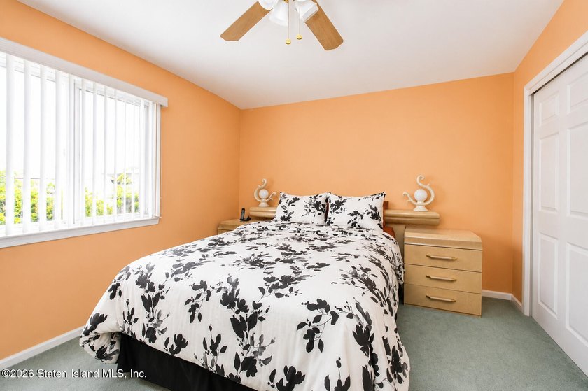 Come bring your imagination, and vision to this great townhouse - photo 7