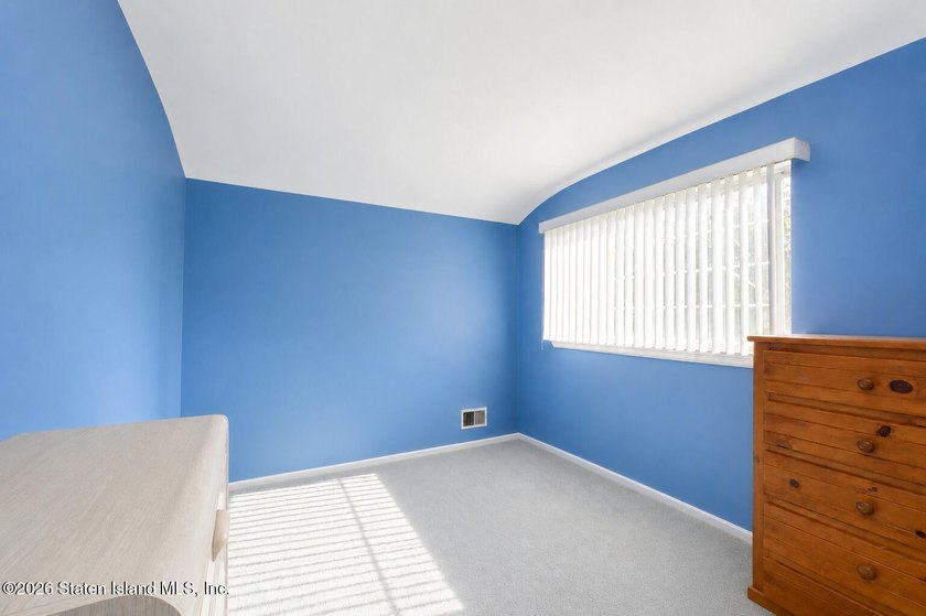 Come bring your imagination, and vision to this great townhouse - photo 9