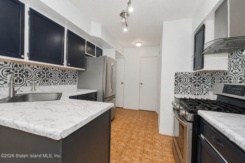 Welcome to 548 Ilyssa Way, a beautifully maintained - photo 8
