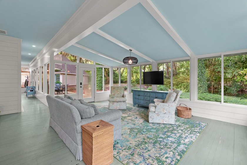 Experience an idyllic Lowcountry lifestyle in Gift Plantation - photo 17