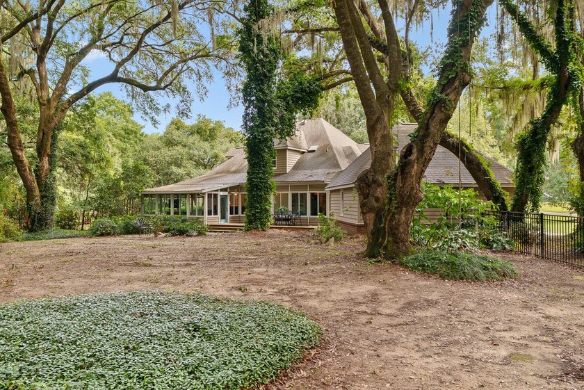 Experience an idyllic Lowcountry lifestyle in Gift Plantation - photo 42