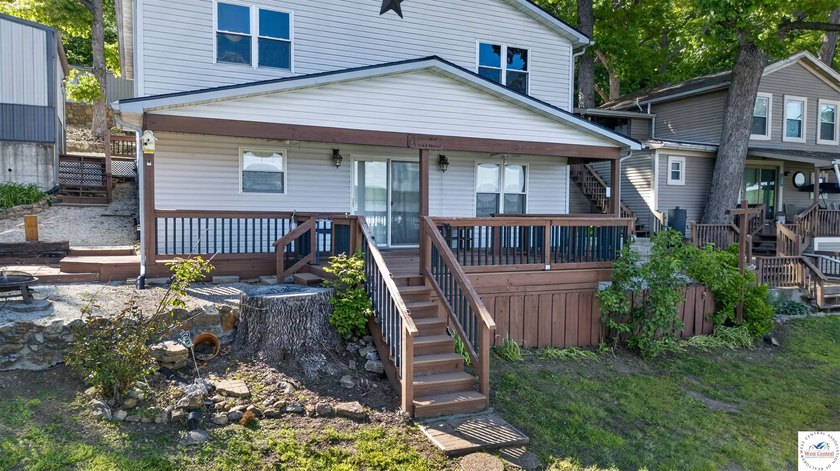 Beautiful lakefront home with breathtaking views of the Lake of - photo 7