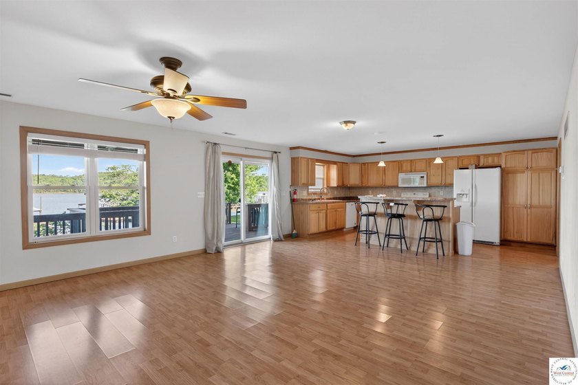 Beautiful lakefront home with breathtaking views of the Lake of - photo 8