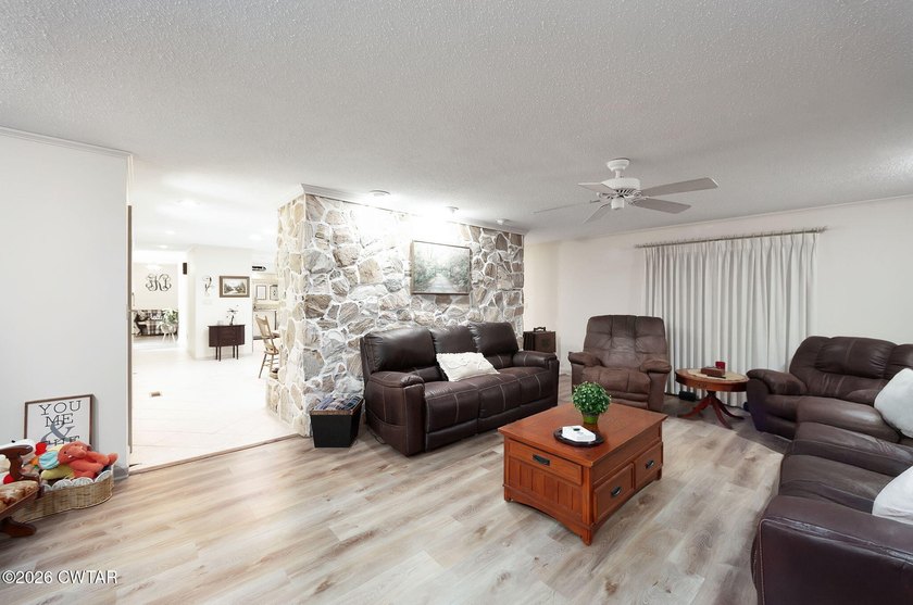 Looking for a family home with room to grow? This is it! Located - photo 5