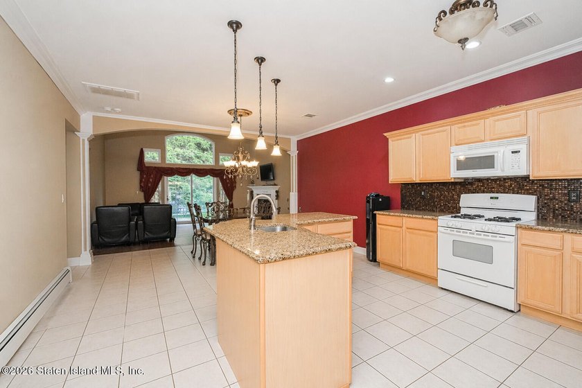 Welcome to one of the most luxurious communities on Staten - photo 8