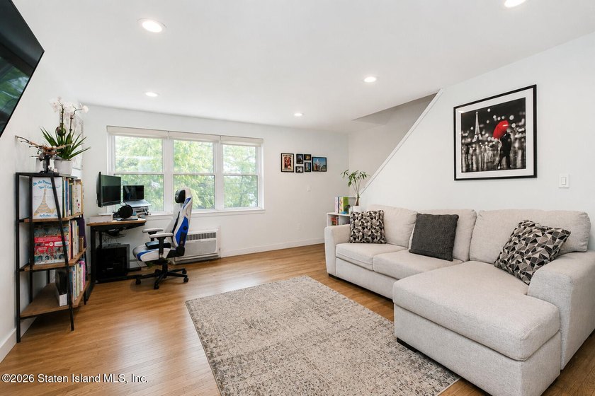 Welcome to 102 Cebra Avenue! This spacious 2-3 bedroom - photo 10