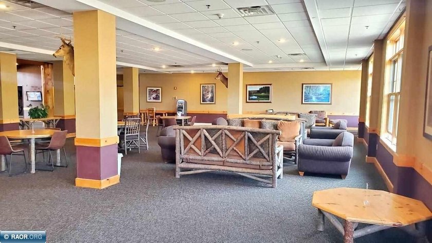 Enjoy four seasons of recreation with this fully furnished - photo 16