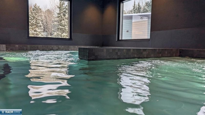 Enjoy four seasons of recreation with this fully furnished - photo 19