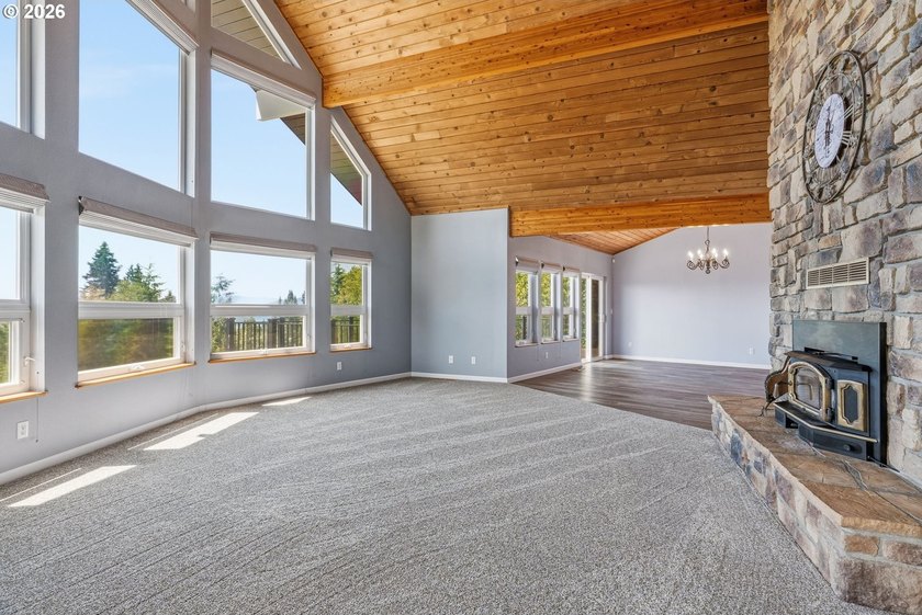 Enjoy the beauty of the Pacific Northwest in this custom-built 4 - photo 7